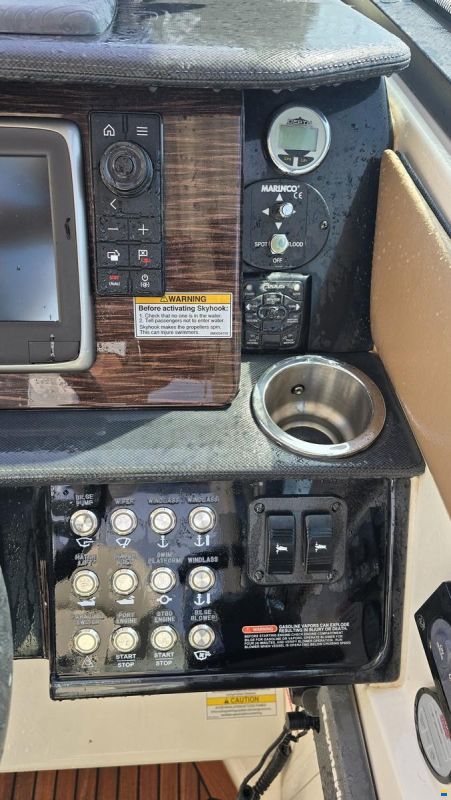 Sea Ray 320 sundancer