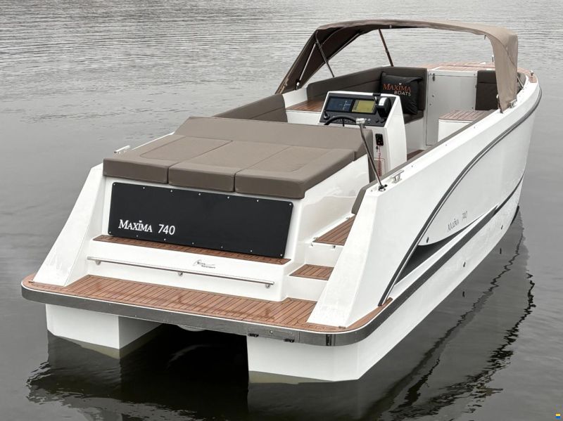Maxima 740 Tender