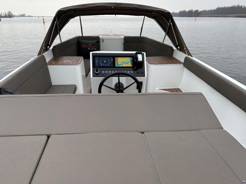Maxima 740 Tender