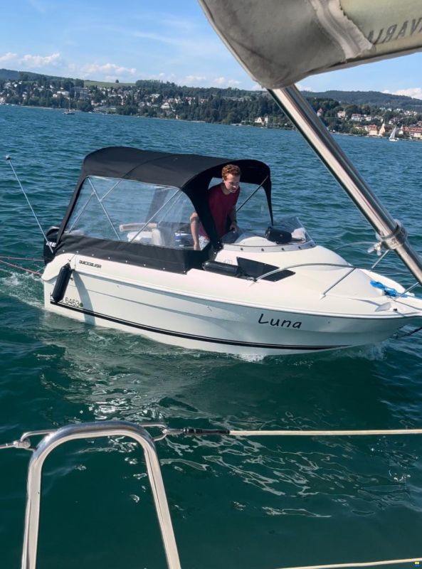 Quicksilver 470 Cabin