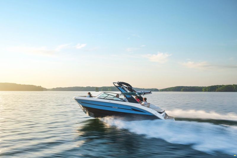 Sea Ray SDX 250 SURF