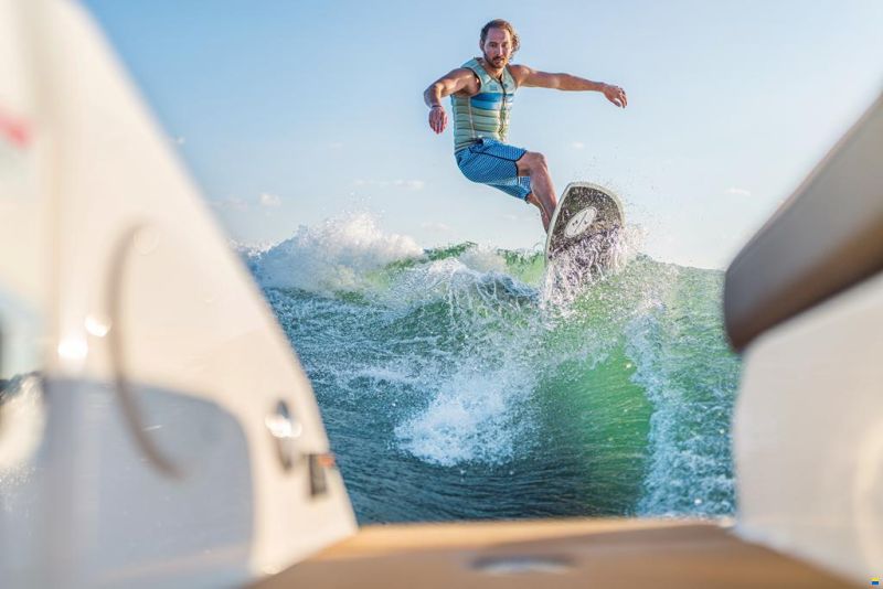 Sea Ray SDX 250 SURF