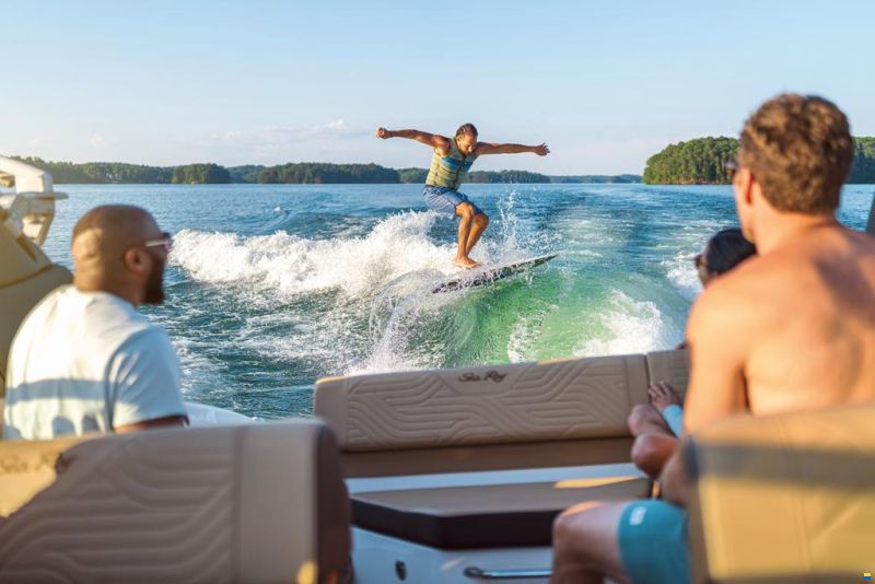 Sea Ray SDX 250 SURF