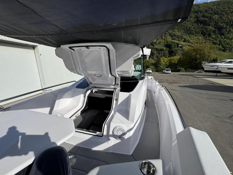 Axopar 29 Cross Cabin