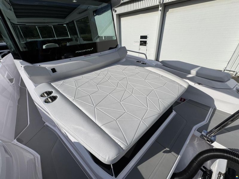 Axopar 29 Cross Cabin