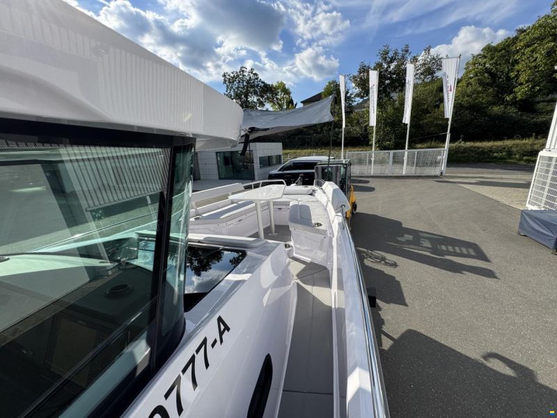 Axopar 29 Cross Cabin