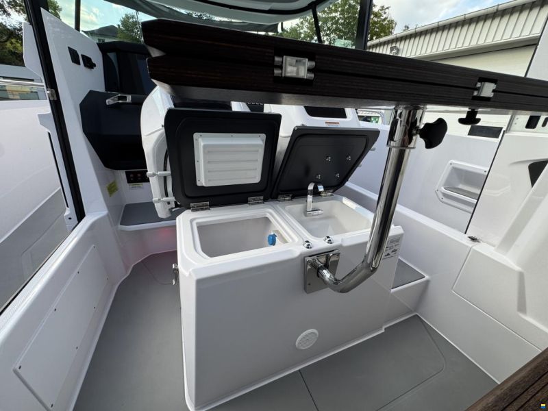 Axopar 29 Cross Cabin