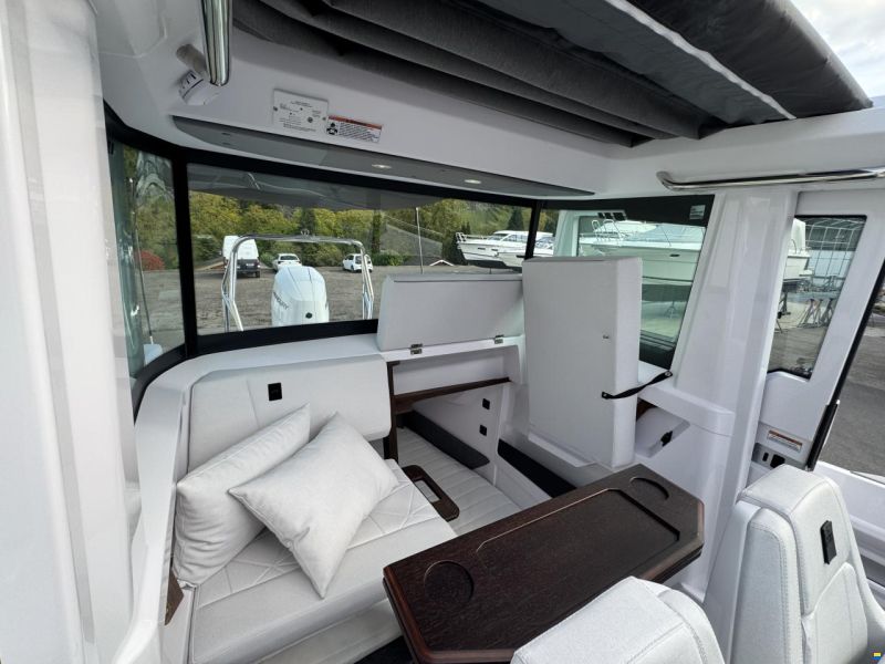 Axopar 29 Cross Cabin