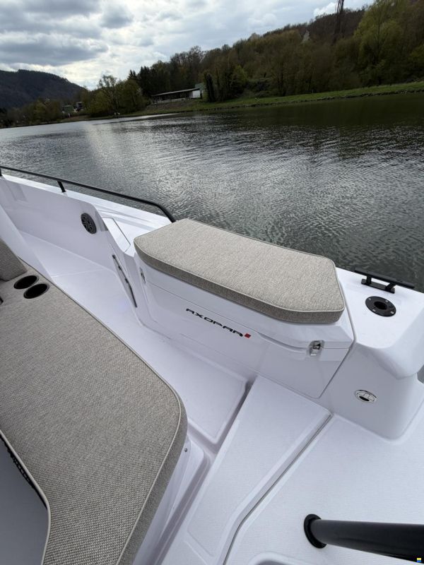 Axopar 37 Cross Cabin - U-Sofa