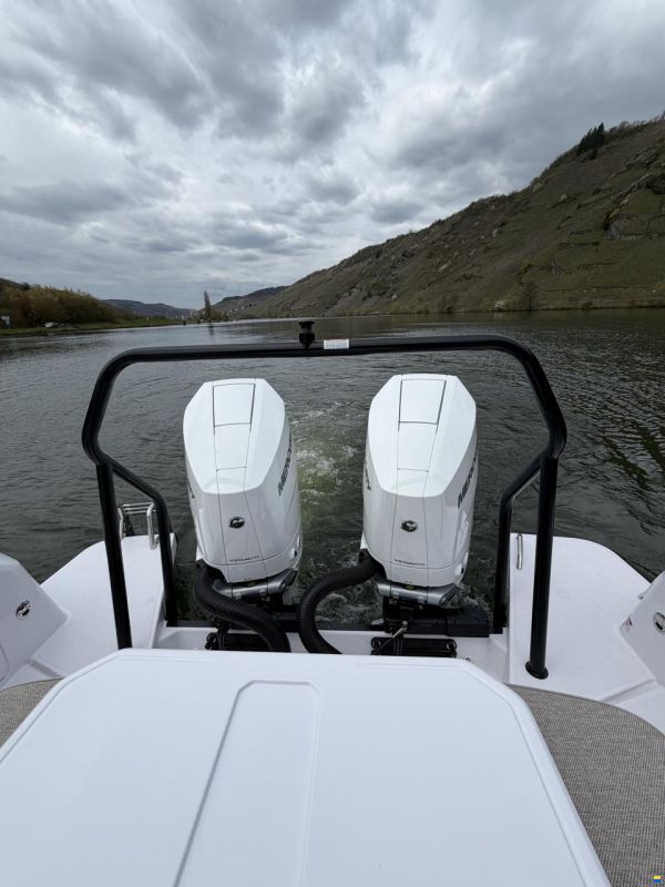 Axopar 37 Cross Cabin - U-Sofa