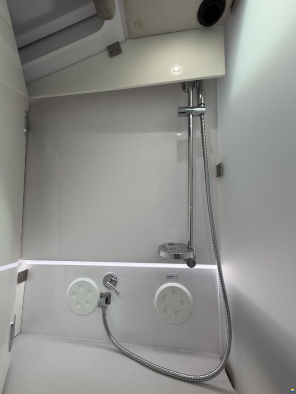 Axopar 37 Cross Cabin - U-Sofa