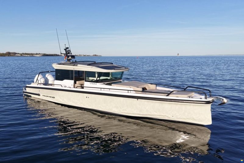 Axopar 37 Cross Cabin