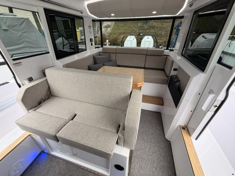 Axopar 37 Cross Cabin - U-Sofa