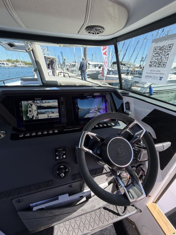 Axopar 37 Cross Cabin