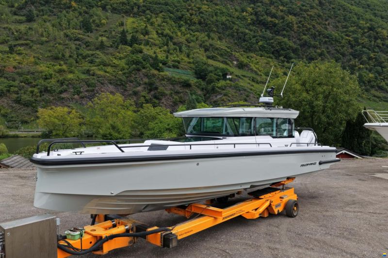 Axopar 37 Cross Cabin - U-Sofa