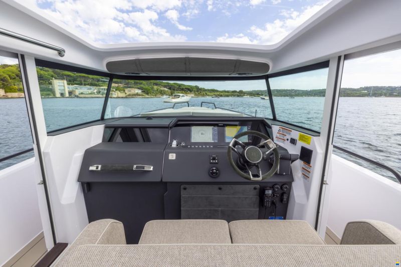 Axopar 37 Cross Cabin - U-Sofa