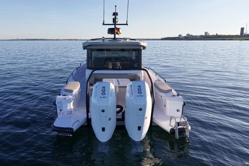 Axopar 37 Cross Cabin