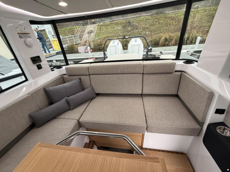 Axopar 37 Cross Cabin - U-Sofa