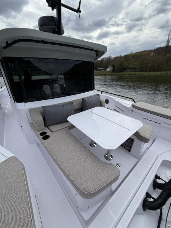 Axopar 37 Cross Cabin - U-Sofa