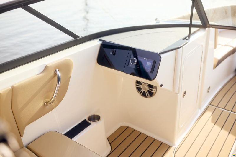 Sea Ray SDX 270 SURF