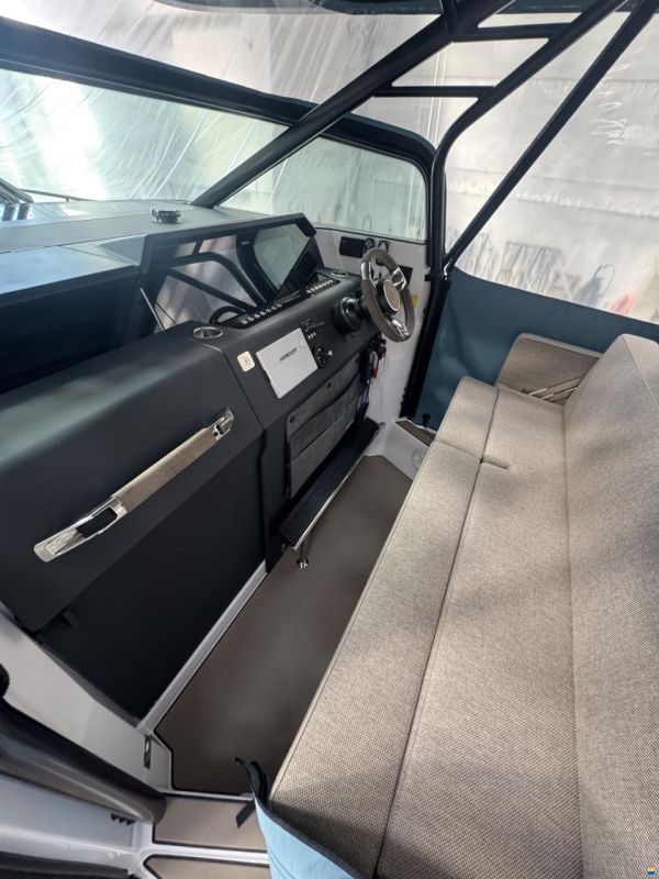 Axopar 37 Sun-Top - Lifting Points