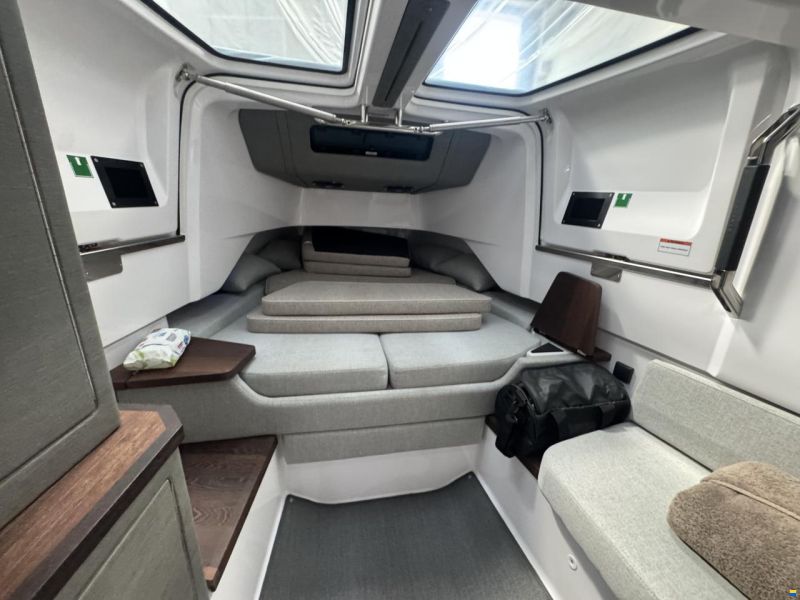 Axopar 37 Sun-Top - Lifting Points