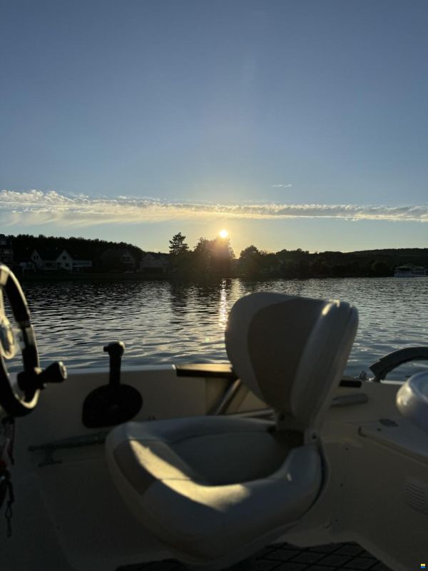 Quicksilver Activ 430 Cabin