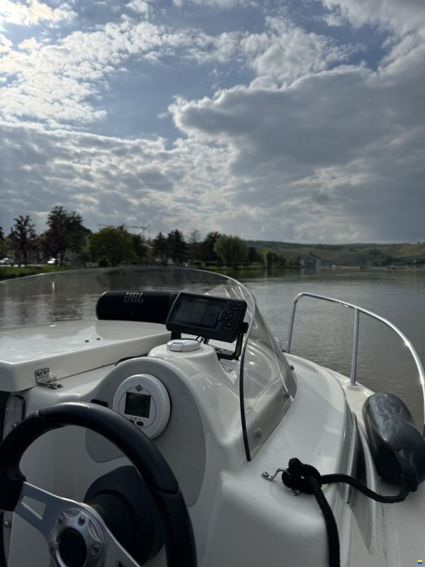 Quicksilver Activ 430 Cabin