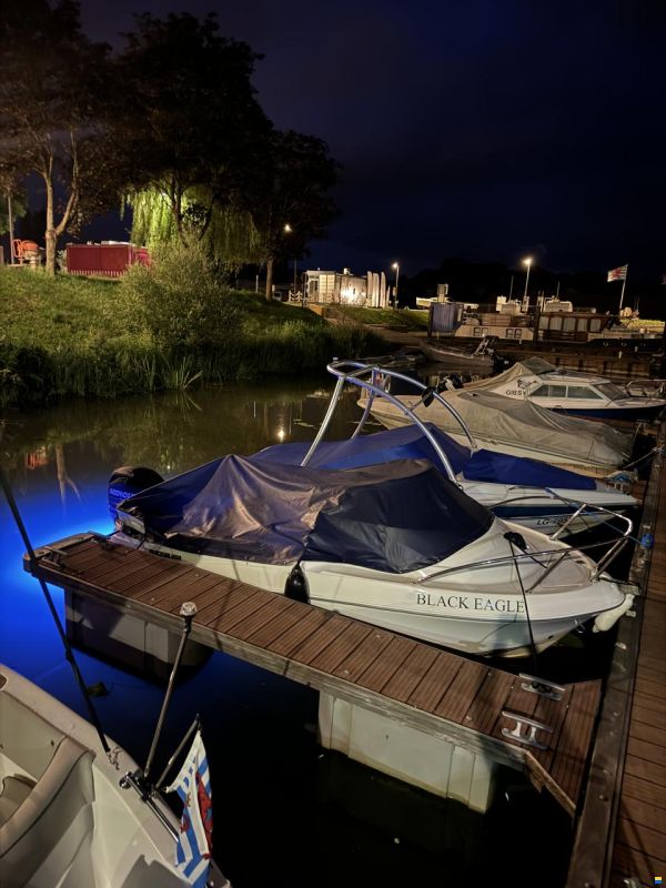 Quicksilver Activ 430 Cabin