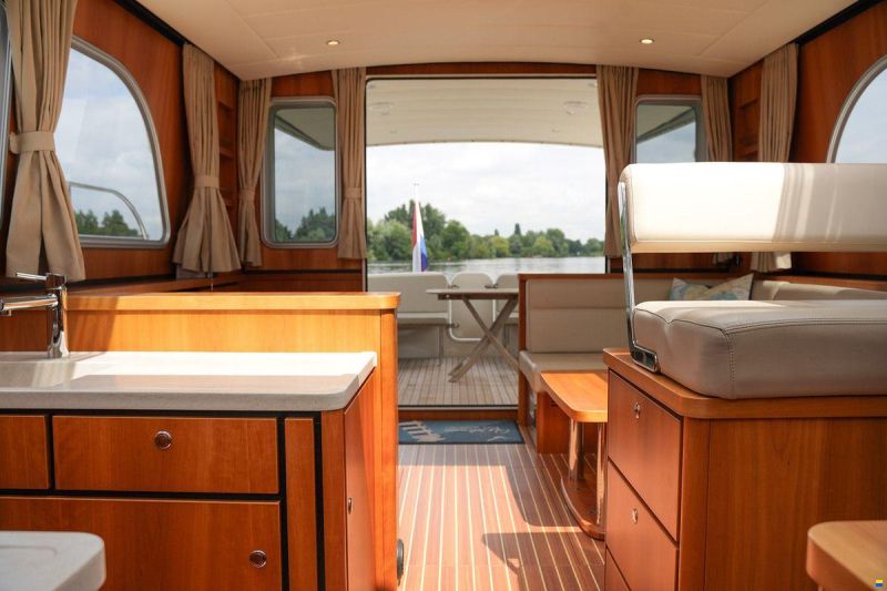 Linssen 40.0 sedan