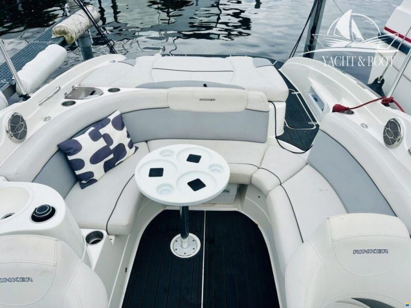 Rinker 246 Captiva