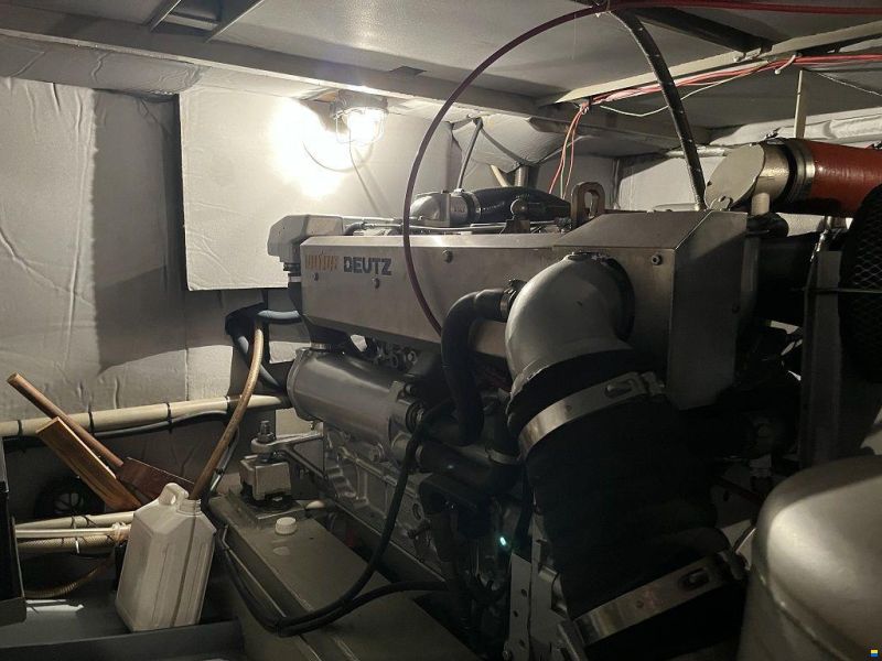 Blauwe Hand Trawler 1400