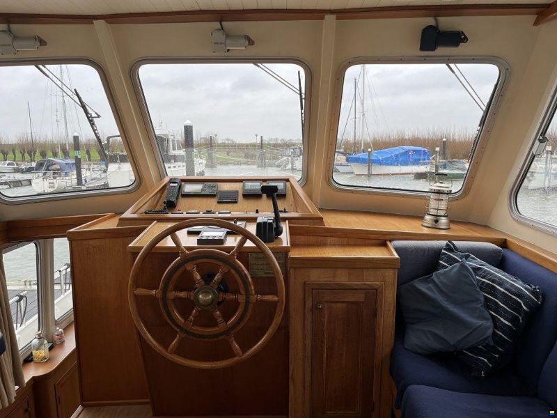 Blauwe Hand Trawler 1400