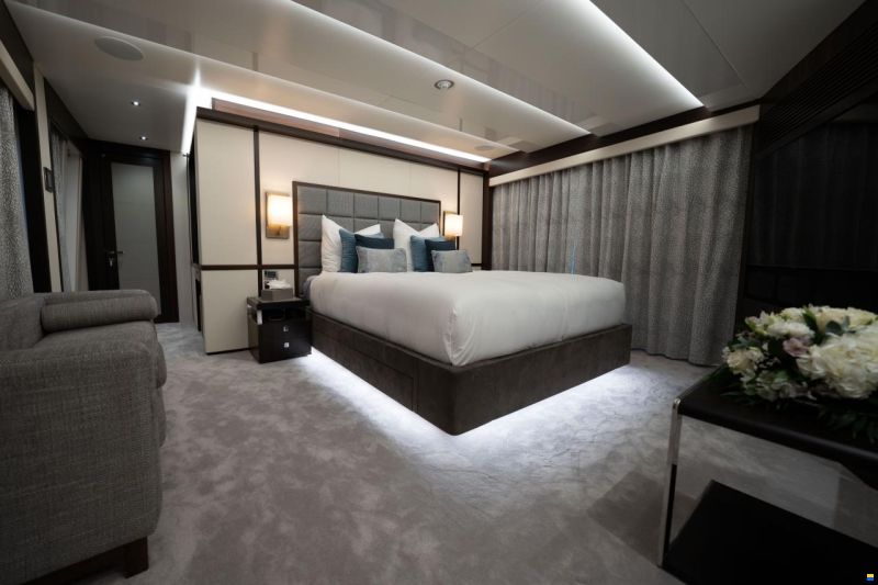 Sunseeker 95 Yacht