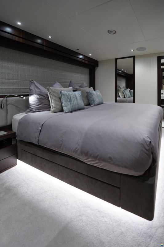 Sunseeker 95 Yacht