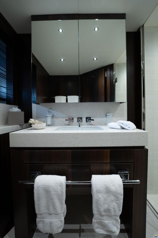 Sunseeker 95 Yacht