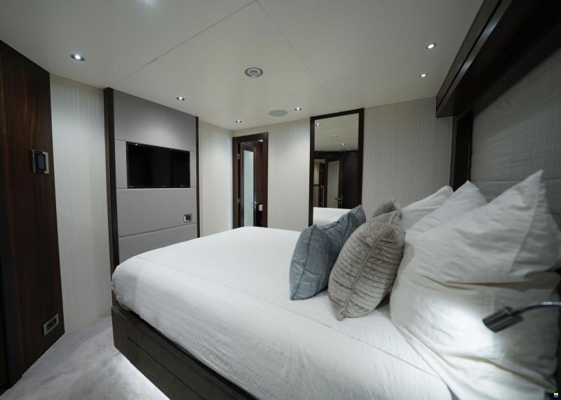 Sunseeker 95 Yacht