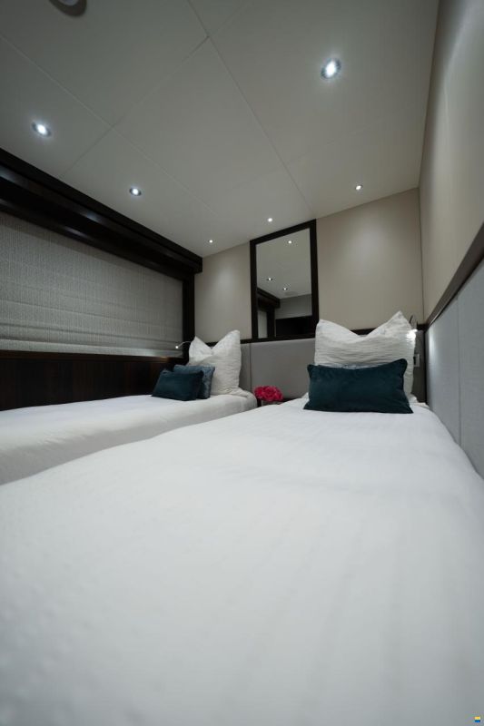 Sunseeker 95 Yacht