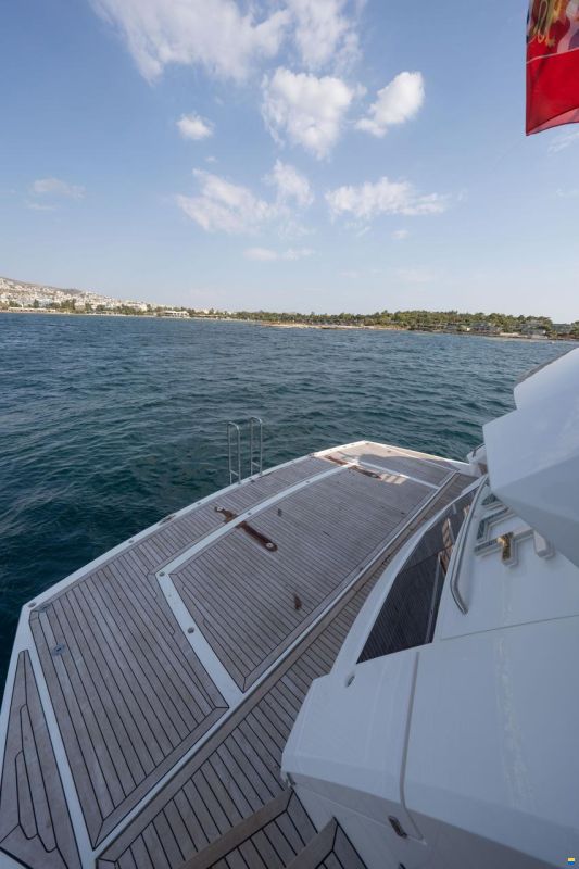 Sunseeker 95 Yacht