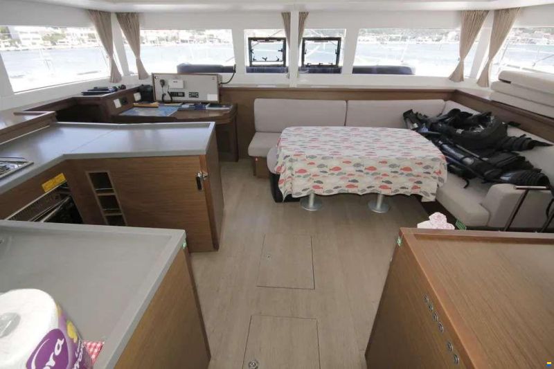 Lagoon 450 F