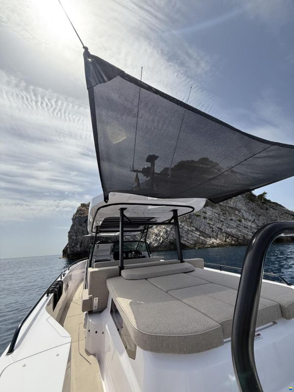 Axopar 37 Sun Top