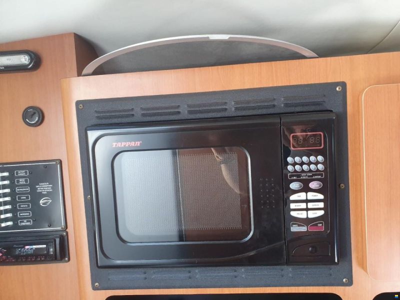 Crownline 270 CR