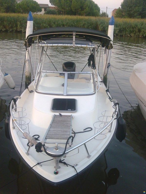 Mako Marine MAKO 215 WA