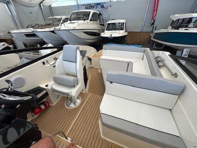 Quicksilver ACTIV 805 CRUISER