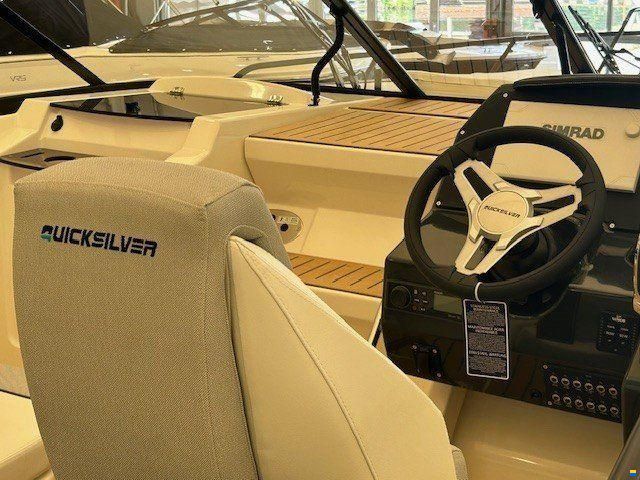 Quicksilver ACTIV 805 CRUISER