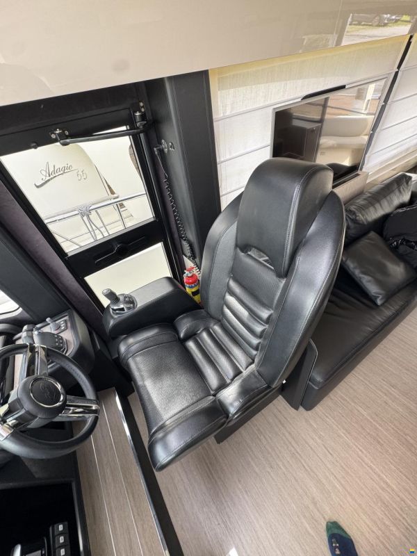Cranchi E52S