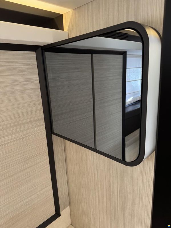 Cranchi E52S