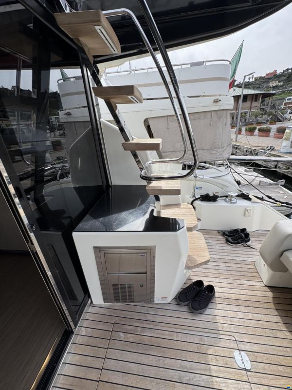 Cranchi E52S