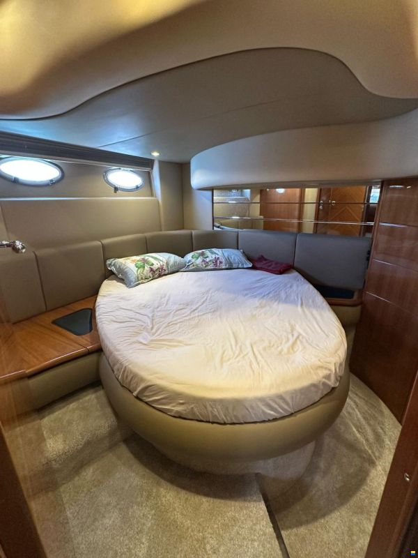 Azimut 46