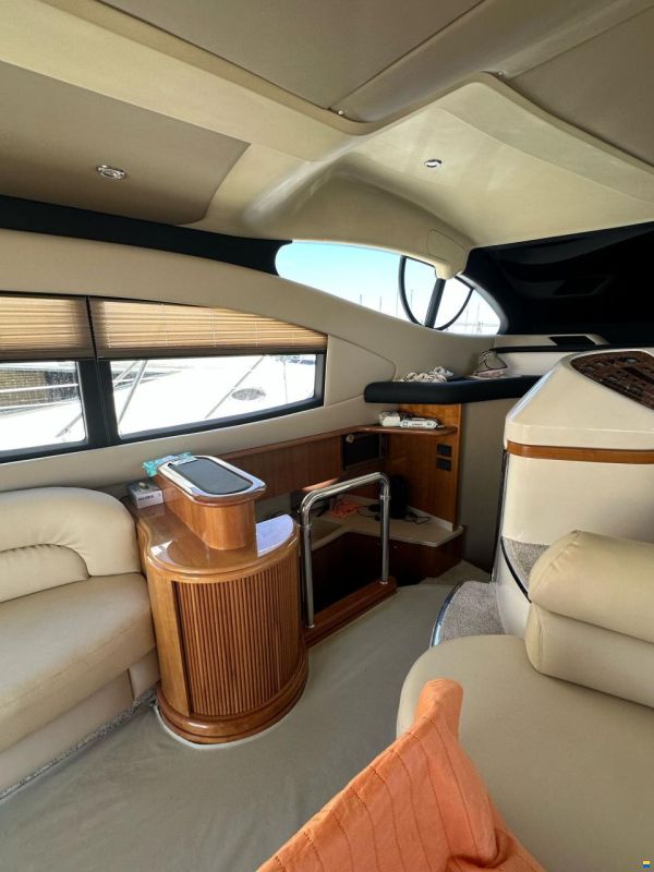 Azimut 46